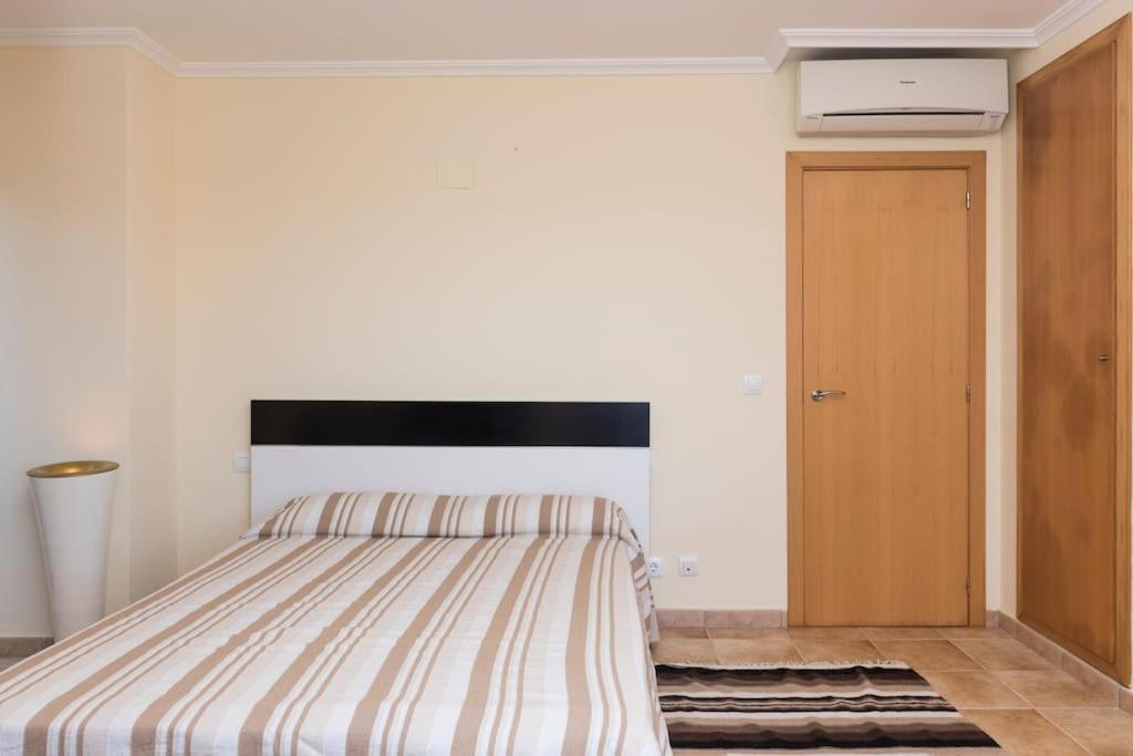 Casa Junto Golf La Sella Y Centro Budista Sakya Muntanya la Sella 外观 照片